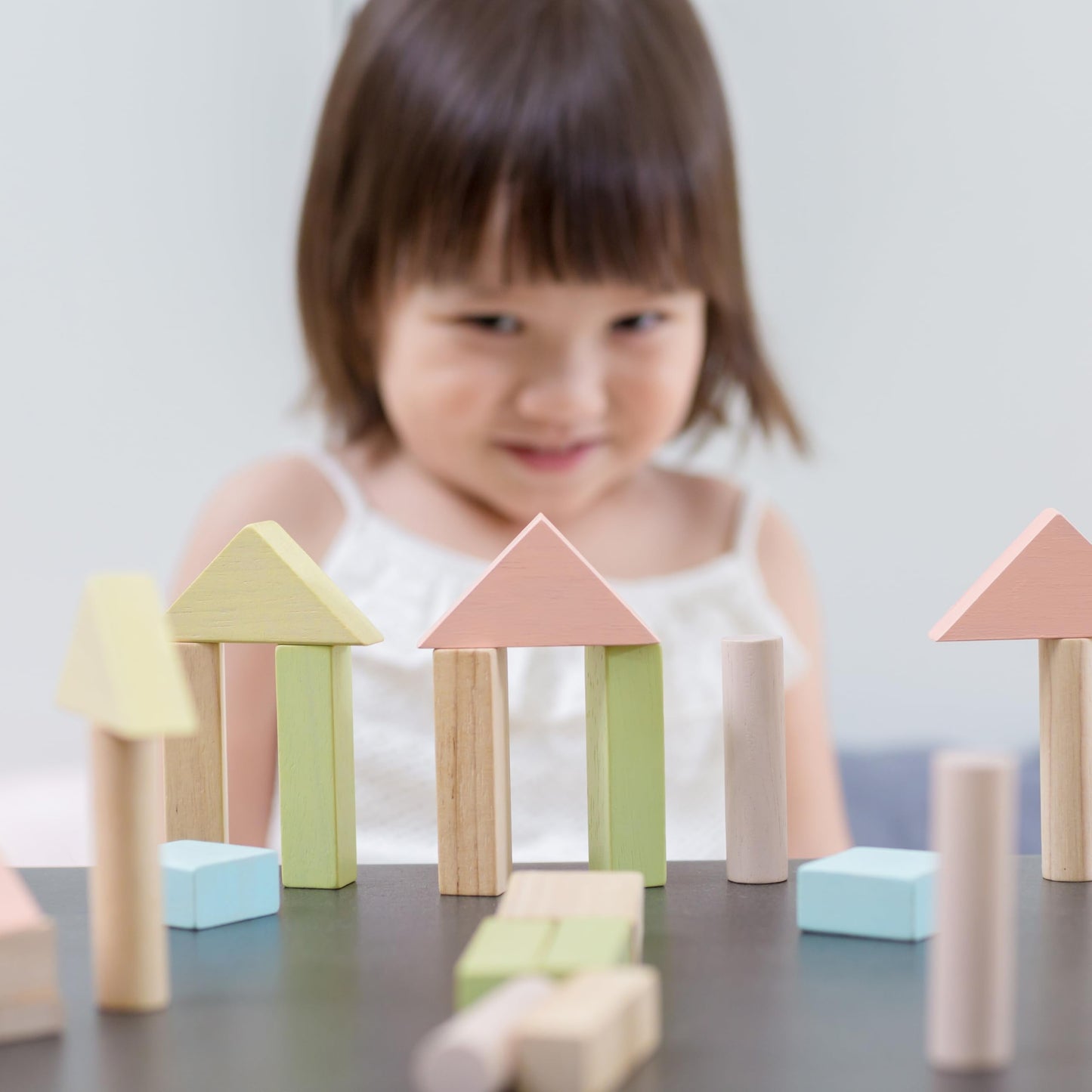 PlanToys 40 Piece Unit Block Building and Construction Block Set (5507) | Pastel Color Collection |Sustainably Made from Rubberwood and Non-Toxic Paints and Dyes