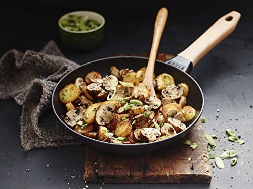 Staub 1005022 Cast Iron Pan with Wooden Handle, Suitable for Induction, 24 cm, Black