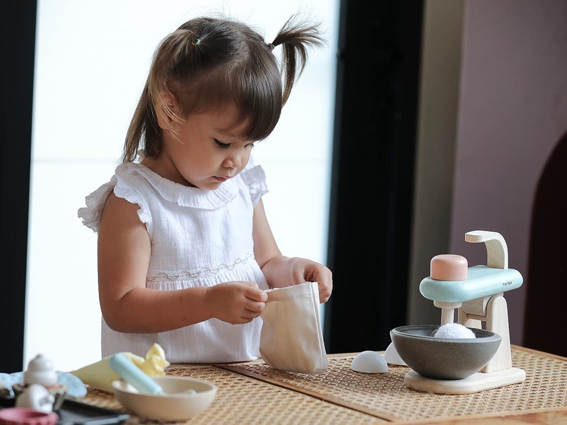 PlanToys® Wooden Stand Mixer Toy for Kids | Montessori Pretend Play Kitchen Appliance with Mixing Bowl, Egg, Butter & Flour | Toddler Baking Set & Cooking Toy for Ages 2+