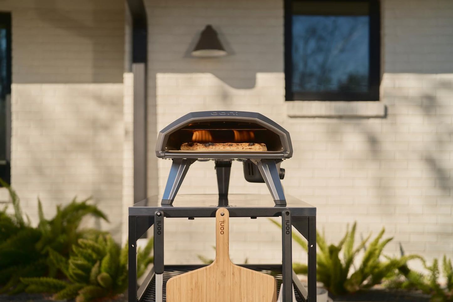 Ooni Koda 2 Gas Pizza Oven – 14" Gas Powered Outdoor Oven with 28 mBar Regulator and Gas Hose, Gas powered Portable Pizza Oven - Foundry Black