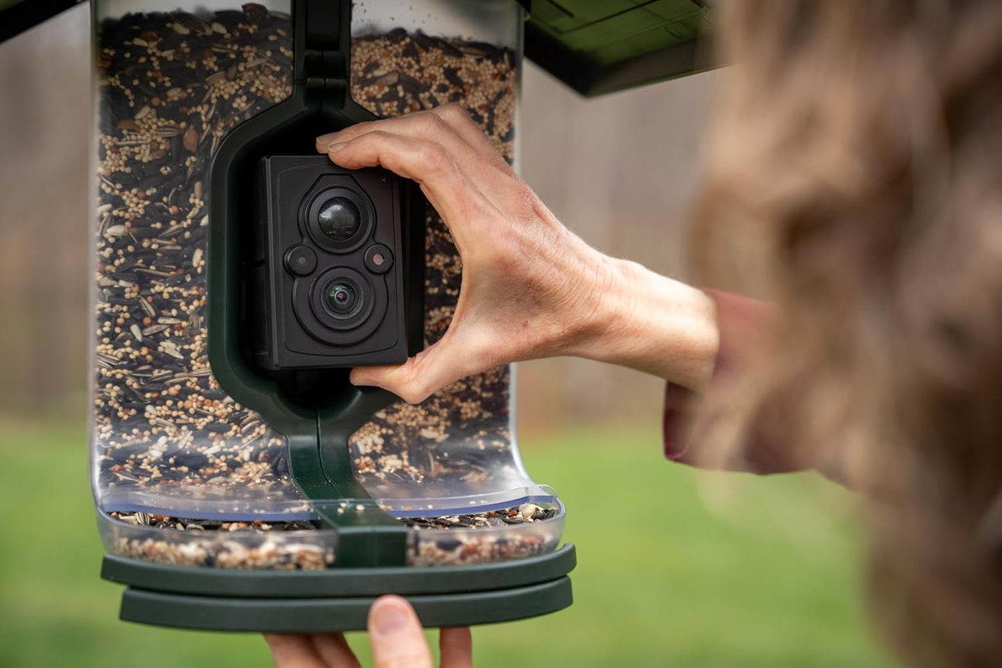 Feathersnap Smart Birdfeeder with AI Identification and Wi-Fi Solar Powered, Captures HD Pictures and Videos Sent Directly to Your Phone (Bird Feeder & Starter Kit)