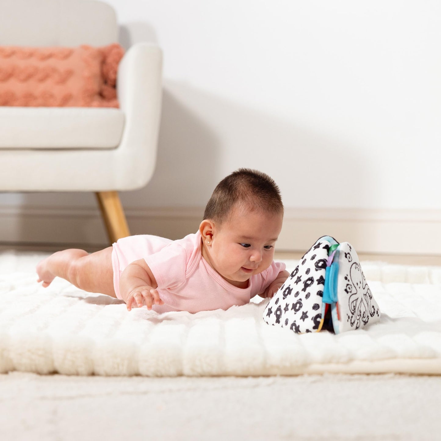 Melissa & Doug Ocean Tummy Time Triangle Infant Baby Toy, Soft Sensory Toy with Textures, Mirror, for Newborns to Ages 6 Months