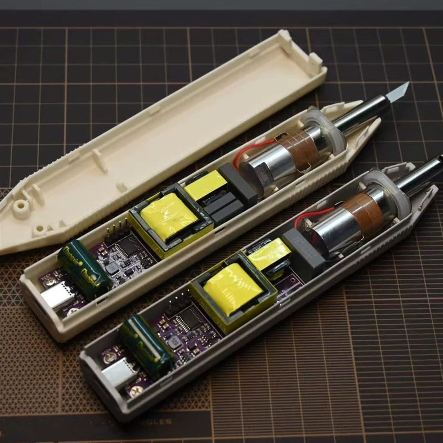 iDili DIY Ultrasonic Cutting Knife 35kHz - Handheld Cutter with 5 Replaceable Blades for 3D Prints (Resin/PLA), Wood, Plastic, PCB, Acrylic - Plug-and-Play Precision Tool for DIY Crafts & Prototyping