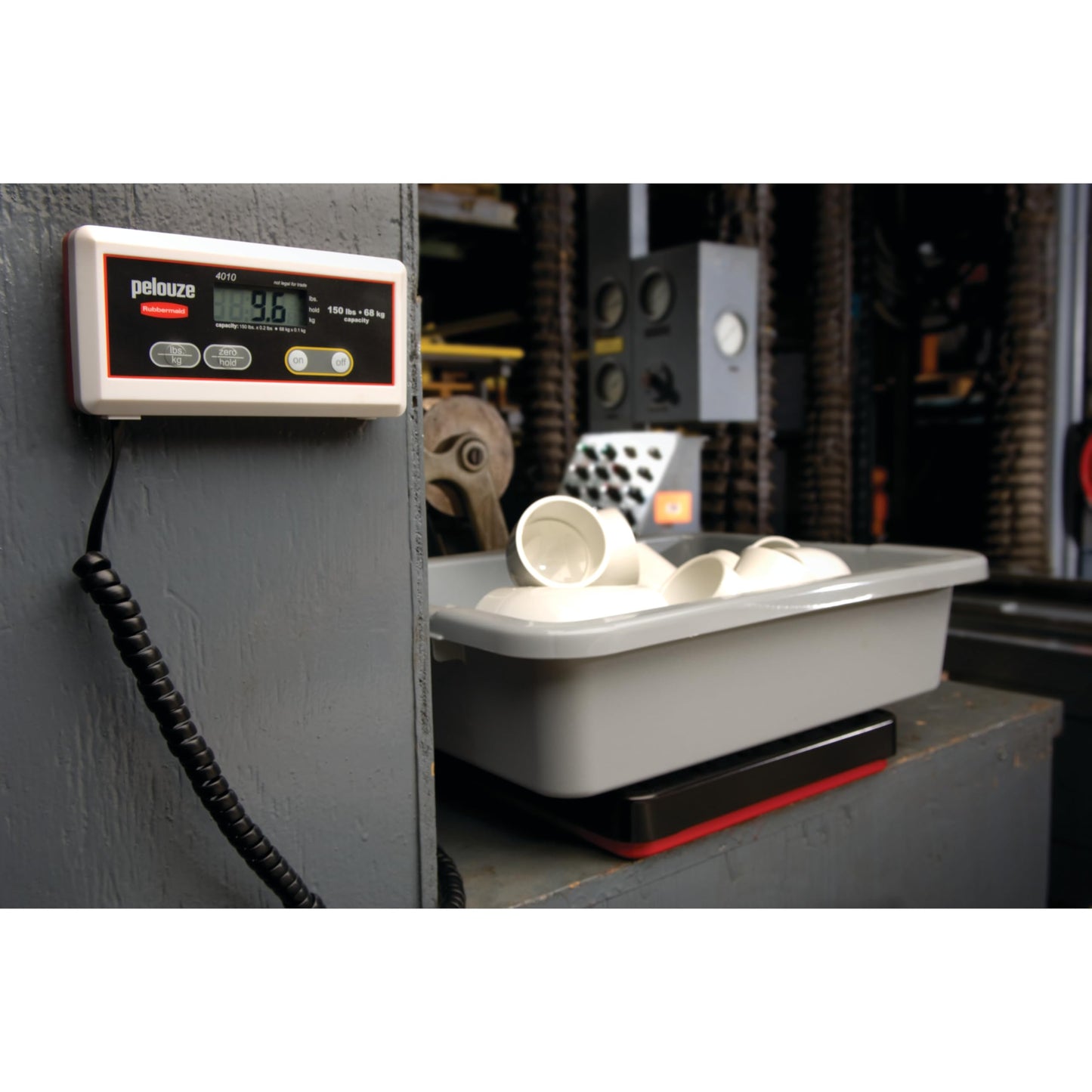 Rubbermaid Commercial Products Digital Receiving Scale 150-Pound Capacity Heavy-Duty Non-Skid Shipping Postal and Food Scale for Kitchen/Restaurant