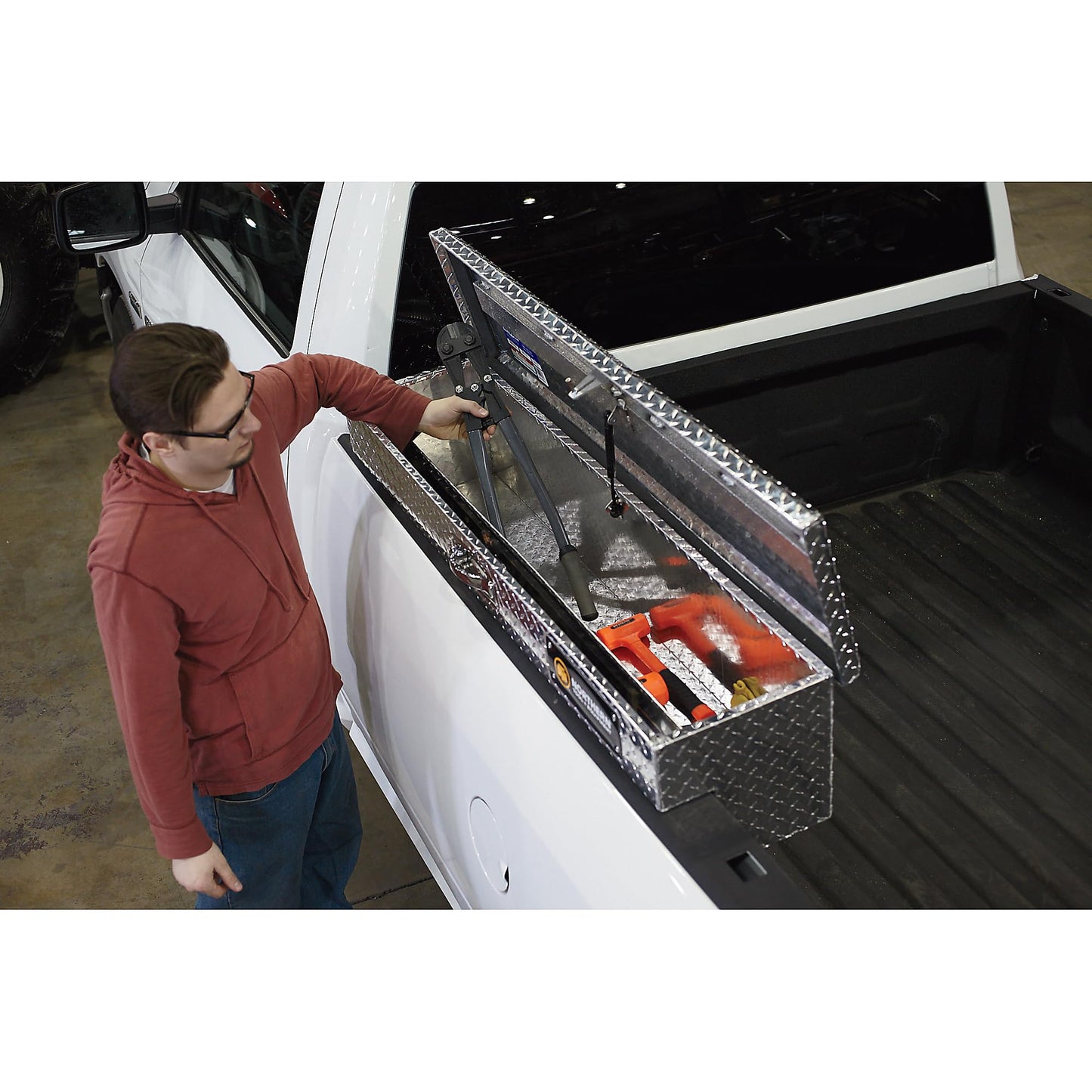 Northern Tool Side-Mount Truck Tool Box - Aluminum, Diamond Plate, Pull Handle Latch, 48in. x 11.5in. x 11in. Model Number 36012757