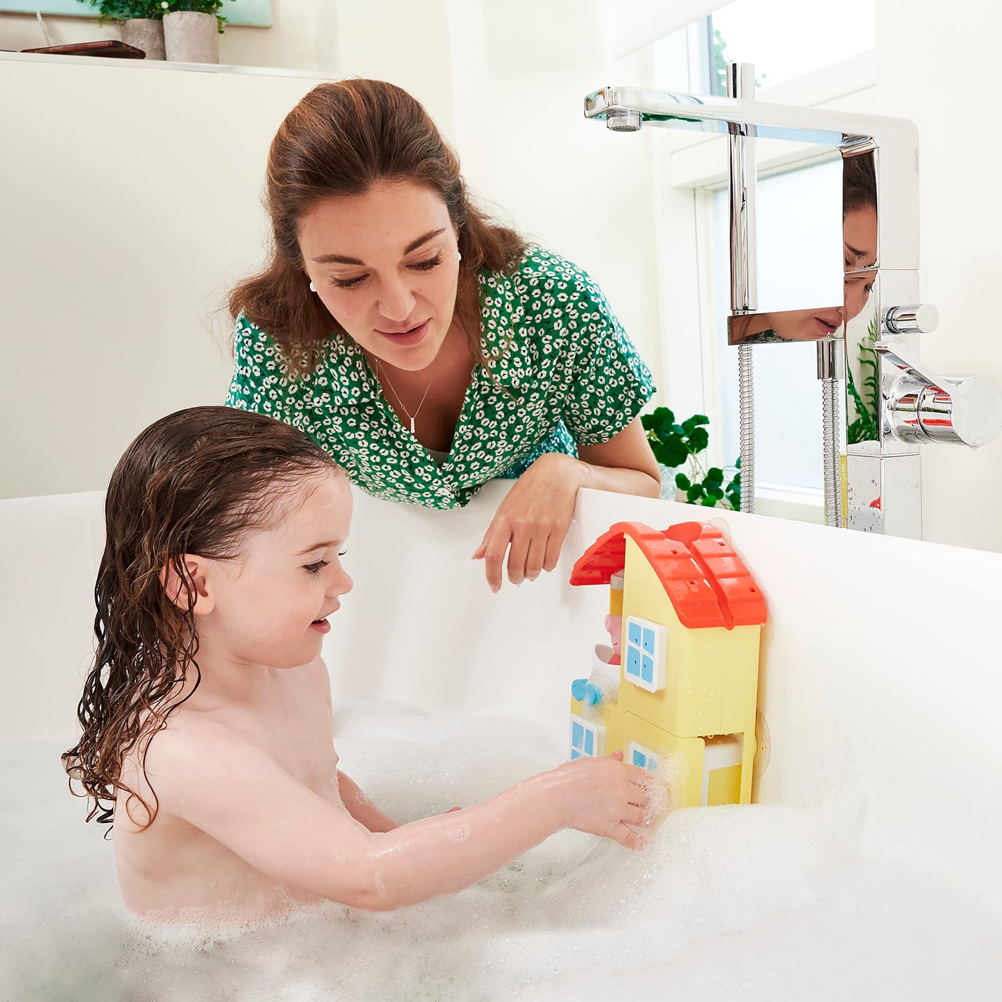 TOMY Toomies Peppa Pig House Bath Toy Playset – Toddler Bathtub Activity Center Suction Cup Toy – Peppa Pig Baby Bath Toys - Toddler Bath and Water Toys - Ages 18 Months and Up
