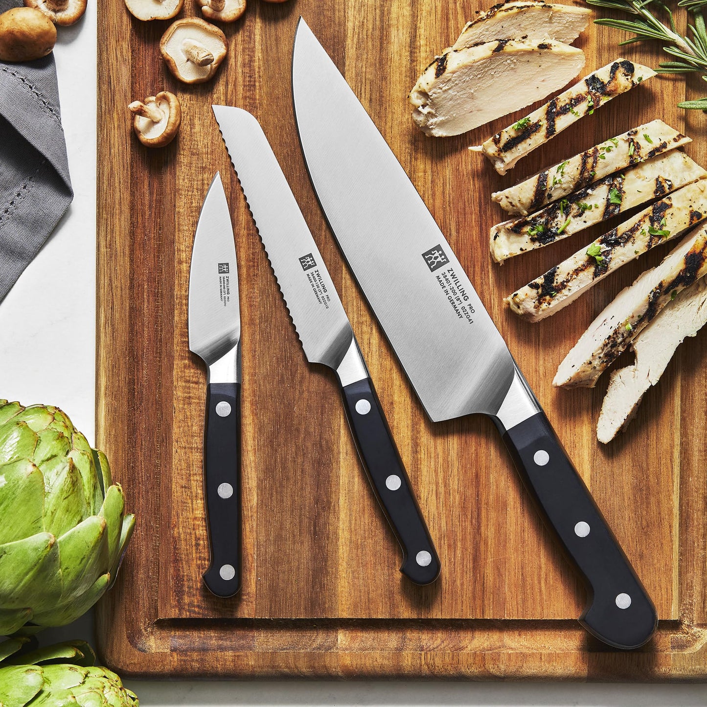 ZWILLING Pro 14-piece Knife Set - Made in Germany - Birchwood Block