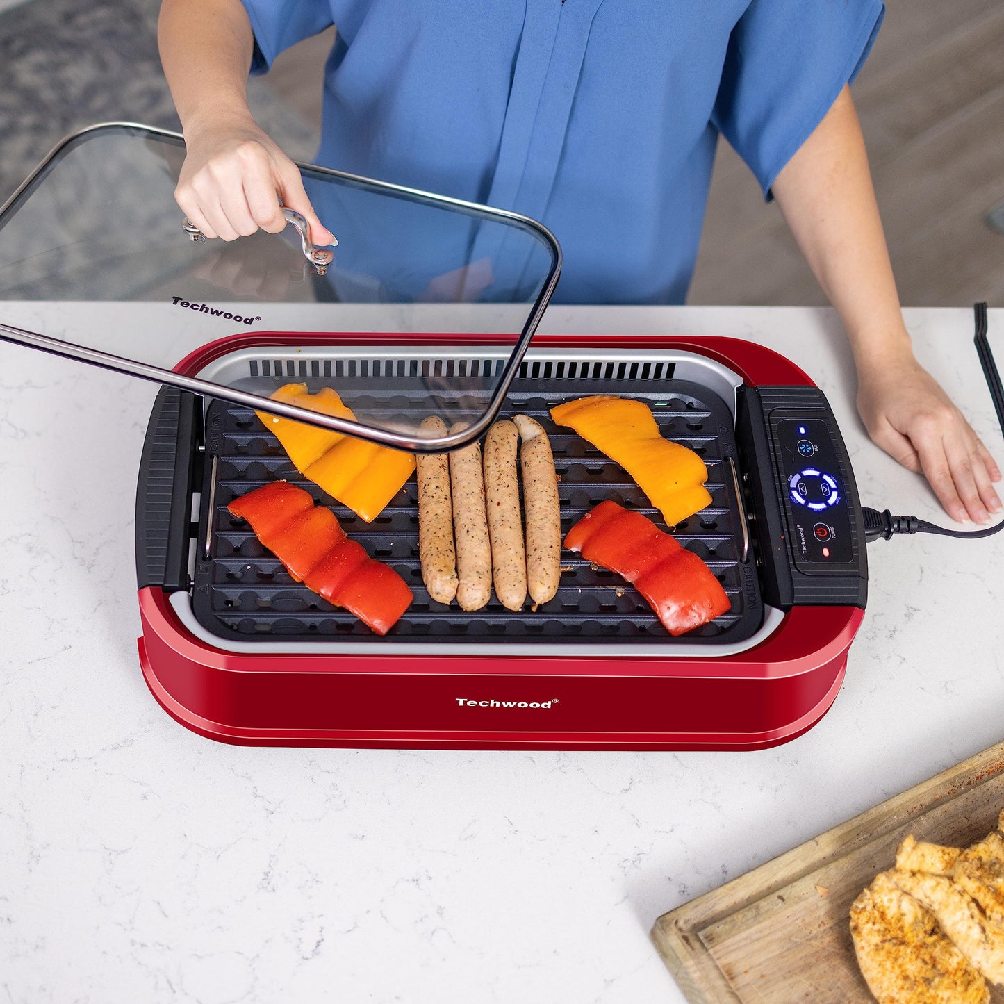 Indoor Smokeless Grill, Techwood 1500W Electric BBQ Grill with Temperature Control, Korean Grill Removable Non-Stick Grill & Griddle Plates, Tempered Glass Lid, Red