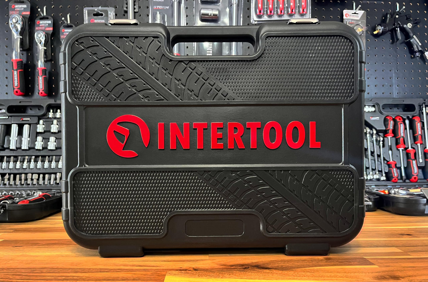INTERTOOL Metric Socket Set, 1/4”, 3/8”, 1/2” Drive Ratchets, 126-Piece, Master Mechanic Kit, Polished Cr-V Steel, Tool Gift ET08-8126